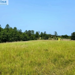 Działka z linią brzegową jeziora Wygryny w Wygrynach 