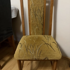 Stół plus krzesła 