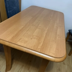 Stół plus krzesła 