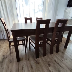 Sprzedam stół z krzesłami