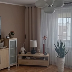 Sprzedam lub zamienię na mniejsze parter lub pierwsze piętro na Oś.Wsch.