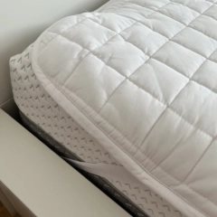 Łóżko 160x200 z materacem i nakładka 