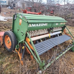 rozsiewacz amazone 2500kg/ i siewnk zbożowy amazone d9