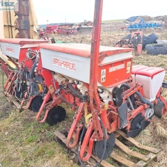 siewnik lely 4m /nadbudowany tanio i siewnik do kukurydzy