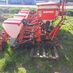 siewnik do kukurydzy/ talerzowy i opryskiwacz 2007r b.ładny