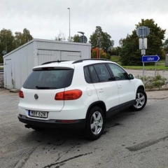 Vw Tiguan 2014 benzyna 1.4 automat.Bialy ,auto ze Szwecji.Przebieg 156 tys km.Lancuszek rozrządu po wymianie 20 tys km …Zadbany serwisowany.Nowe opony