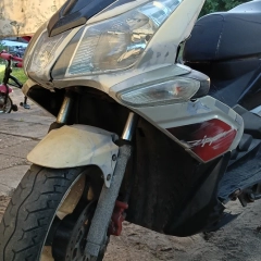 Skuter AXIS