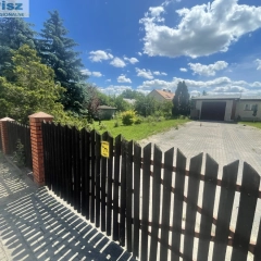 PRZESTRONNY DOM W CENTRUM BIAŁEJ PISKIEJ