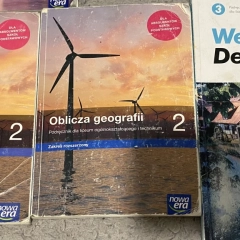 Sprzedam podręczniki widoczne na zdjęciach. Stan dobry i bardzo dobry, niektóre mają normalne ślady użytkowania.  30 zł za sztukę