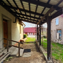 DOM + BUDYNEK GOSPODARCZY | Giętkie