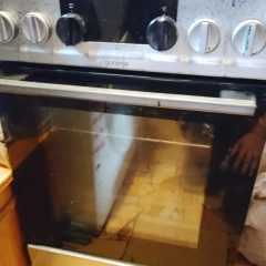 Oddam kuchenkę gazową z piekarnikiem elektrycznym 