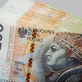 Zapomniał się i zostawił 10 tysięcy złotych w restauracji