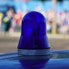 Zaatakował interweniujących policjantów. Grozi mu za to kara nawet 3 lat pozbawienia wolności.