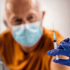 Od dziś obywatele mogą wypełnić formularz i zgłosić chęć zaszczepienia przeciw COVID-19