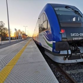 Z Pisza do Warszawy dojedziemy w 1 godz. 45 min.