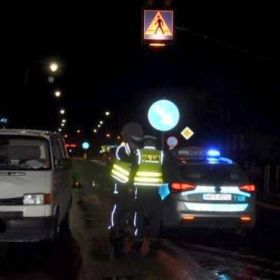 Potrącenie kobiety na przejściu dla pieszych