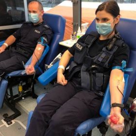 Policjanci z Pisza włączyli się do akcji honorowego oddawania krwi