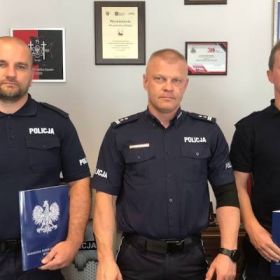 Dwaj policjanci wyróżnieni przez Komendanta Powiatowego Policji w Piszu