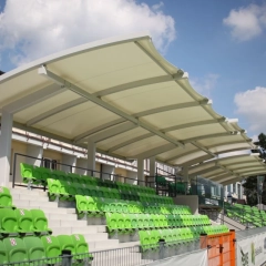 Nowe zadaszenie nad trybunami Stadionu Miejskiego w Piszu
