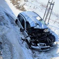 Zderzenie BMW i Mercedesa na DW667 – 20-latek z mandatem i punktami karnymi